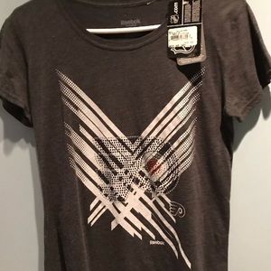 New Philadelphia Flyers Women’s Reebok Tee Size L